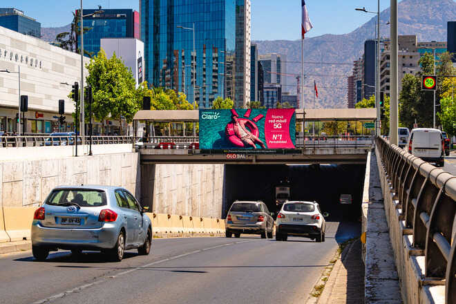 Foto 1 de PREMIUM LED - Pasarela Peatonal Del Inca - Manquehue Sur (S-N) ()
