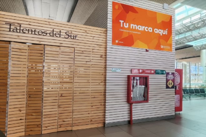 Foto de Caja de Luz 2 nivel embarque puente 2 (2 x 2.4) - Aeropuerto Araucanía