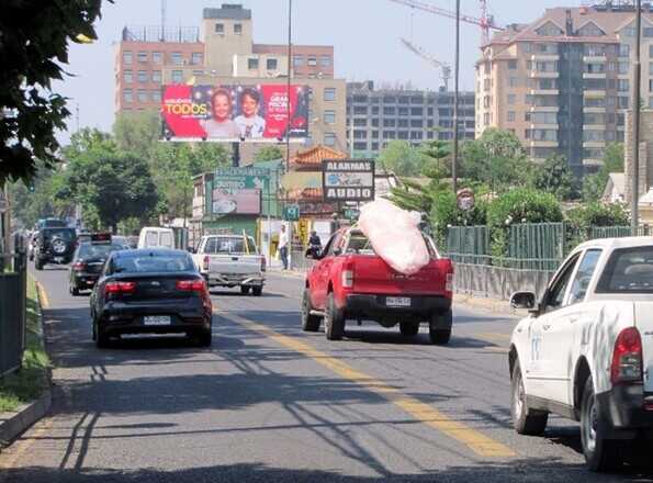Foto 2 de Av. Pajaritos maipu, paradero 17 acceso a plaza de maipu