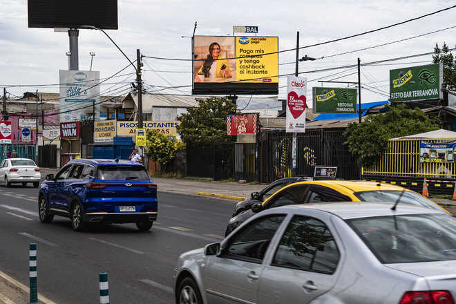 Foto 1 de Pajaritos  paradero 15 - 50 mts Jumbo Maipú (E1P)