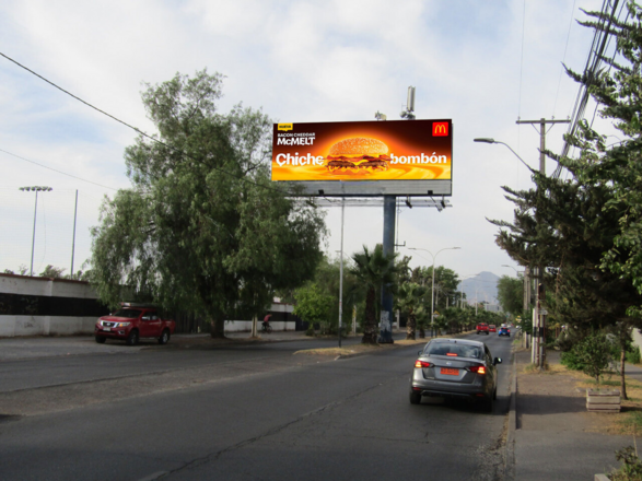 Foto de Av. Exequiel Fernandez desde el Jumbo, hacia el centro