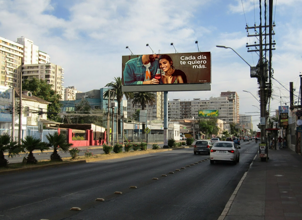 Foto de Gran Avenida frente al No.5660, pasado Departamental hacia el Sur