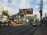 Gran Avenida frente al No.5660, pasado Departamental hacia el Sur