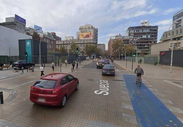 Foto de Av. Providencia / Suecia (salida metro Los Leones)