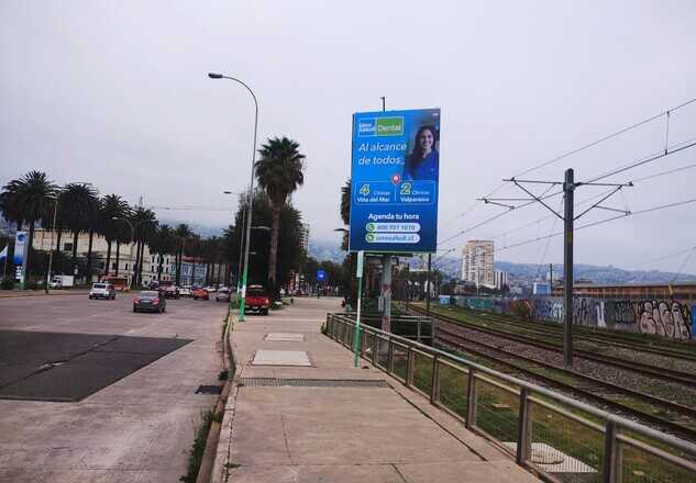 Foto 2 de VALPARAISO - AVDA. ERRÁZURIZ PASADO MUELLE BARÓN HACIA PLAZA SOTOMAYOR