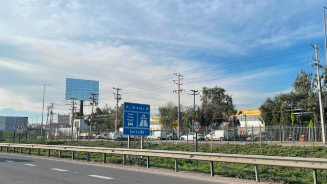 Foto 2 de Unipole Ubicado en AV. La Montaña - Panamericana Norte 18,201 Colina