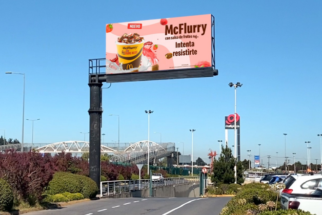 Foto de Acceso desde Avenida Alessandri acceso principal (PANTALLA OUTDOOR MALL)