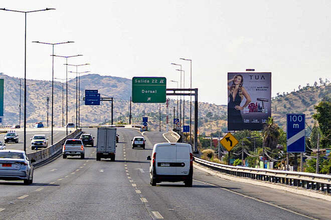 Foto 1 de Unipole Vertical Costanera Norte salida Walker Martinez hacia Aeropuerto (Dorsal) - Item RSE