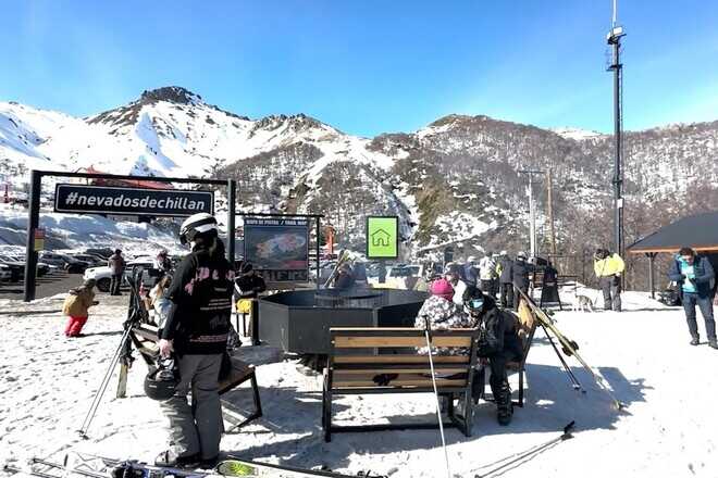 Foto 1 de Plaza Tío Willy, centro de Ski Nevados de Chillán